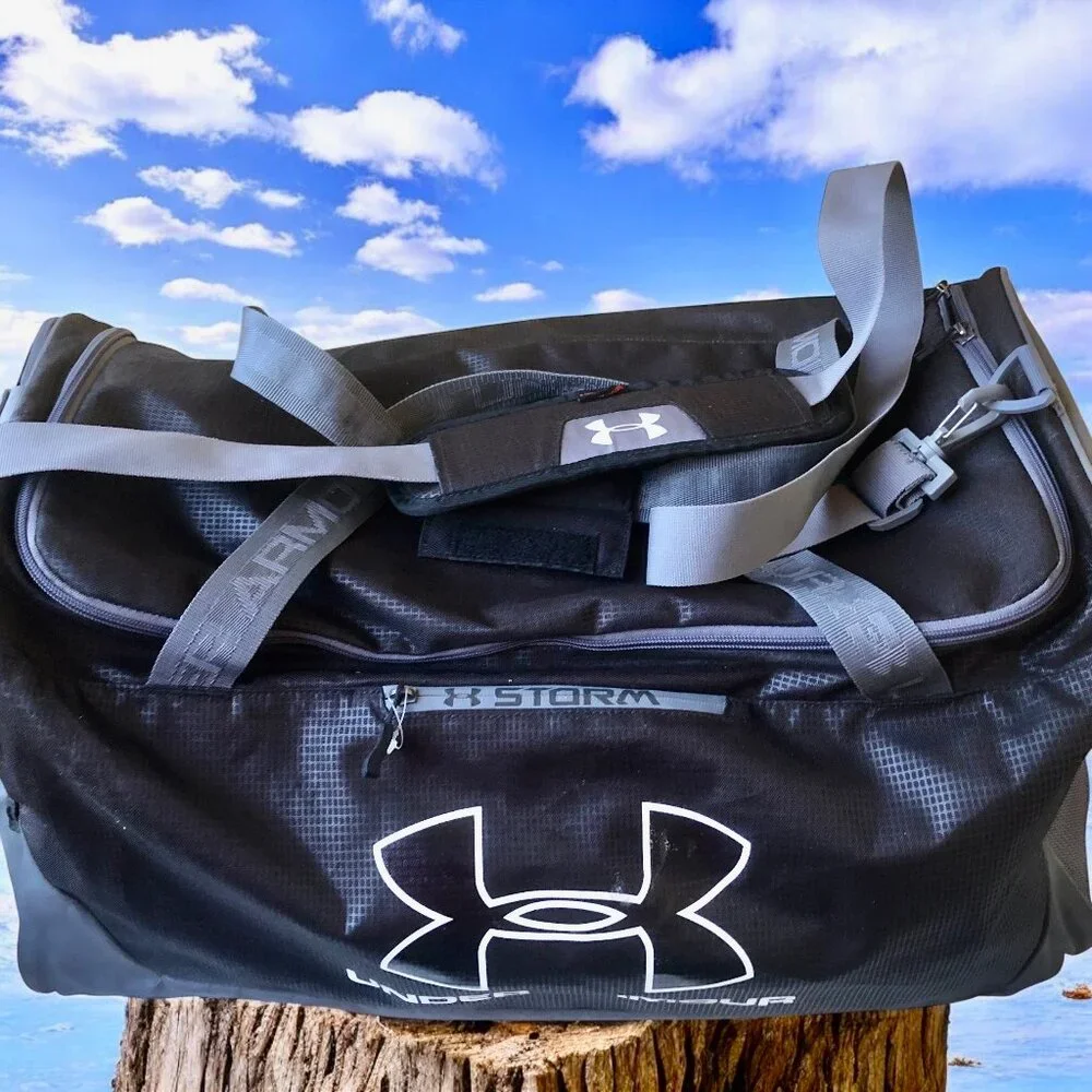 Under Armour Duffel Bag STORM HEAT GEAR Gray & Black with Handles + Strap logos